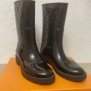 Louis Vuitton Drops Flat Half Boots